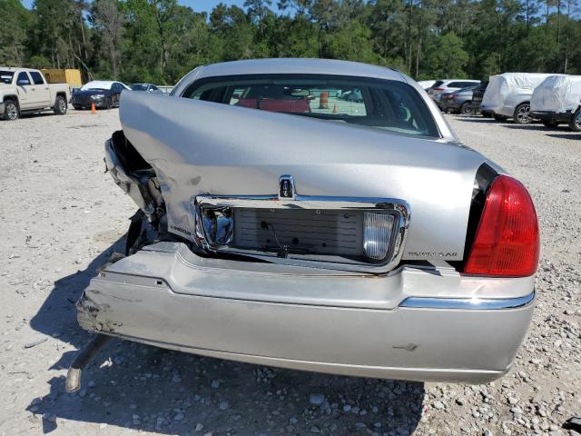1LNHM81W33Y630251 - 2003 LINCOLN TOWN CAR EXECUTIVE Արծաթագույն լուսանկար 6