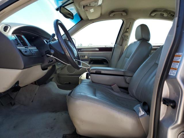 1LNHM81W33Y630251 - 2003 LINCOLN TOWN CAR EXECUTIVE Արծաթագույն լուսանկար 7