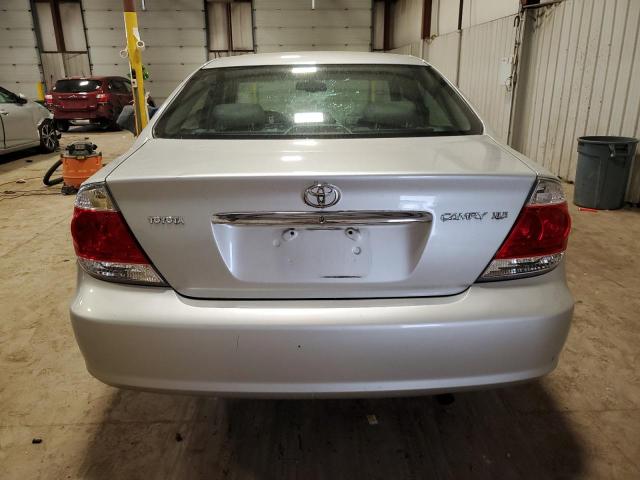 4T1BE30K85U394226 - 2005 TOYOTA CAMRY LE SILVER photo 6