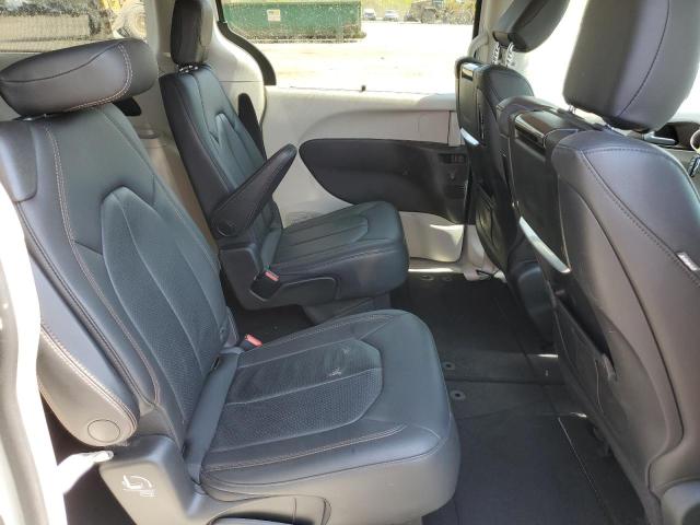 2C4RC1EG6JR292593 - 2018 CHRYSLER PACIFICA TOURING L PLUS WHITE photo 11