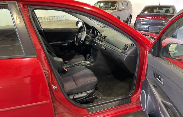 JM1BK143451267916 - 2005 MAZDA 3 HATCHBACK RED photo 5