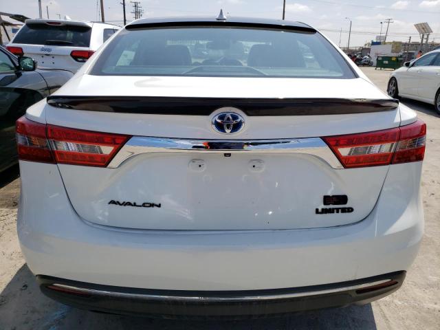 4T1BD1EB7JU063132 - 2018 TOYOTA AVALON HYBRID WHITE photo 6