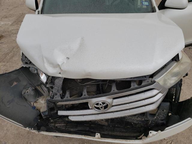 5TDZK3EH0BS044713 - 2011 TOYOTA HIGHLANDER BASE WHITE photo 12