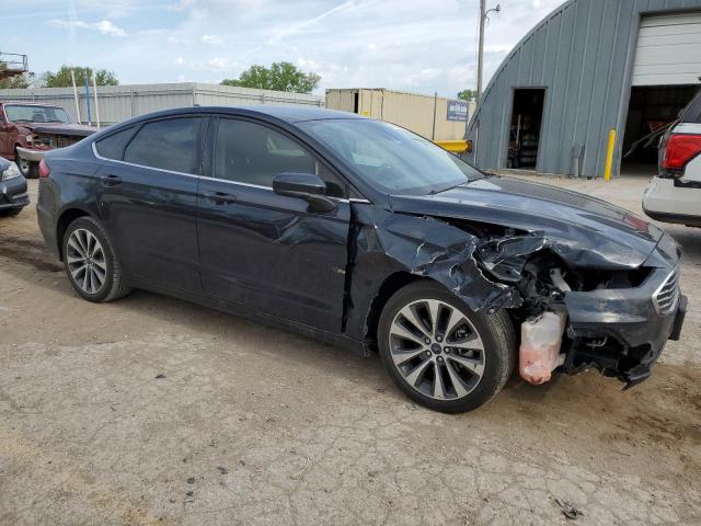 3FA6P0T99LR258933 - 2020 FORD FUSION SE BLUE photo 4