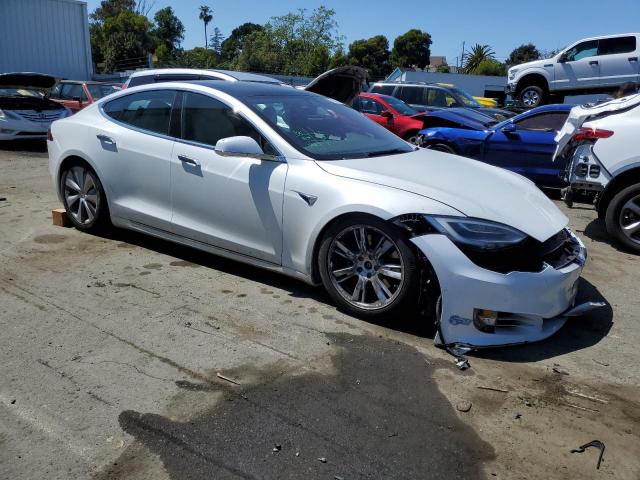 5YJSA1E25LF401250 - 2020 TESLA MODEL S WHITE photo 4