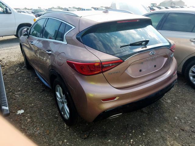 SJKCH5CP5JA054155 - 2018 INFINITI QX30 BASE  photo 3