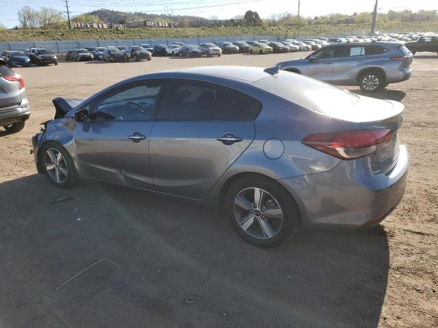 3KPFL4A71JE200124 - 2018 KIA FORTE LX GRAY photo 2