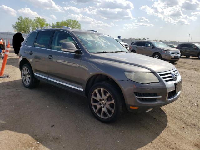 WVGCB77L18D059235 - 2008 VOLKSWAGEN TOUAREG 2 V8 GRAY photo 4