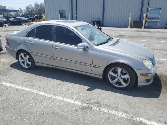 WDBRF40J55F685038 - 2005 MERCEDES-BENZ C 230K SPORT SEDAN GRAY photo 4