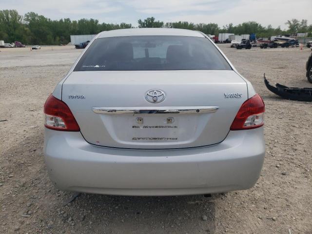 JTDBT923171107350 - 2007 TOYOTA YARIS GRAY photo 6