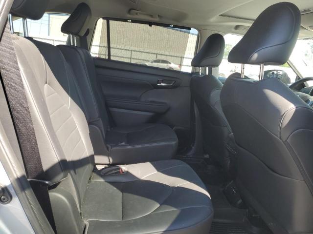 5TDGZRAH9LS014672 - 2020 TOYOTA HIGHLANDER XLE SILVER photo 11