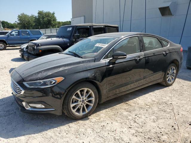 3FA6P0HD2HR305188 - 2017 FORD FUSION SE BLACK photo 1