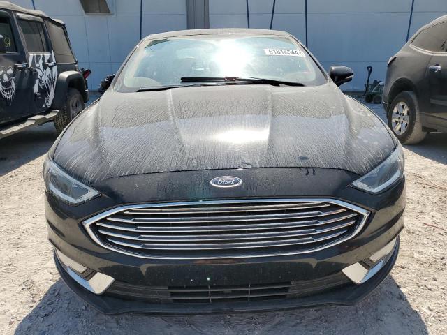 3FA6P0HD2HR305188 - 2017 FORD FUSION SE BLACK photo 5