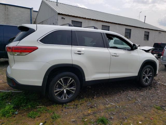 5TDBZRFH9KS920354 - 2019 TOYOTA HIGHLANDER LE WHITE photo 3