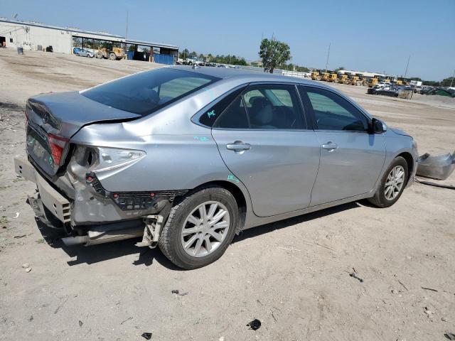 4T1BF1FK5GU554848 - 2016 TOYOTA CAMRY LE SILVER photo 3