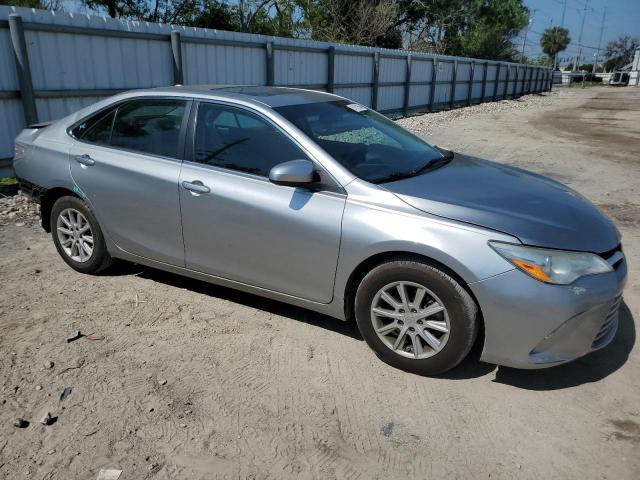 4T1BF1FK5GU554848 - 2016 TOYOTA CAMRY LE SILVER photo 4