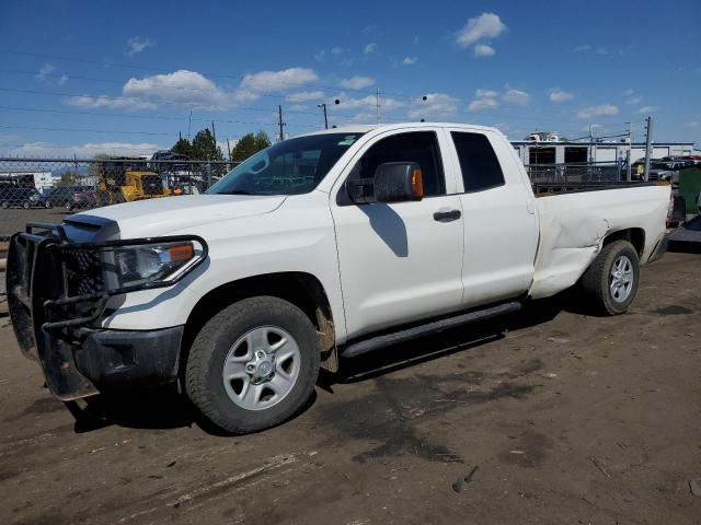 5TFCY5F16JX023195 - 2018 TOYOTA TUNDRA DOUBLE CAB SR/SR5 WHITE photo 1