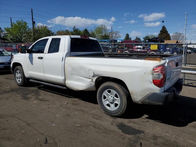5TFCY5F16JX023195 - 2018 TOYOTA TUNDRA DOUBLE CAB SR/SR5 WHITE photo 2