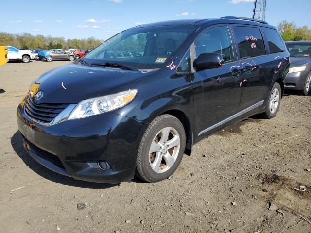 2017 TOYOTA SIENNA LE, 