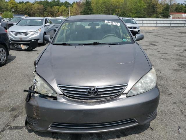 4T1BE32K75U636579 - 2005 TOYOTA CAMRY LE TAN photo 5