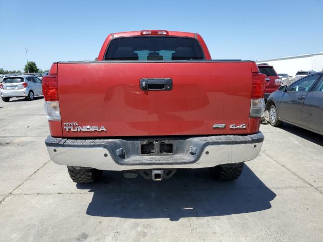 5TFHW5F15BX198857 - 2011 TOYOTA TUNDRA CREWMAX LIMITED RED photo 6