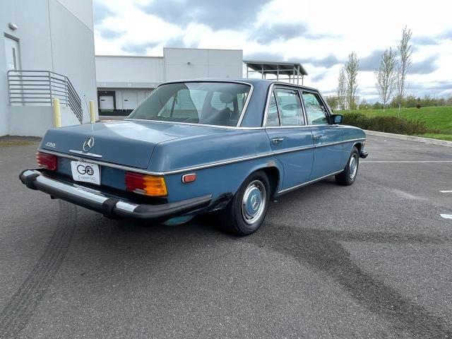 11406012117652 - 1975 MERCEDES-BENZ 280 BLUE photo 4