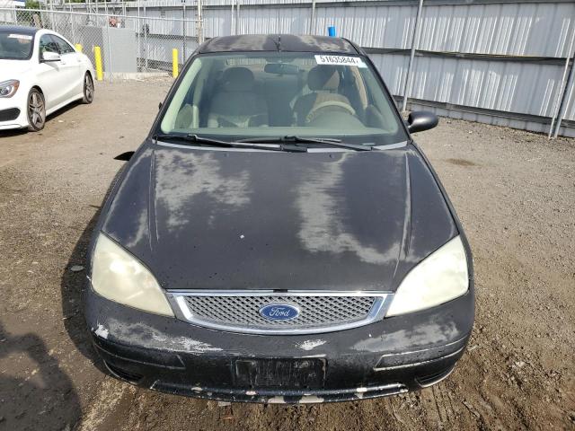 1FAFP34N65W207628 - 2005 FORD FOCUS ZX4 BLACK photo 5