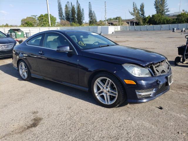 WDDGJ5HB0DG029466 - 2013 MERCEDES-BENZ C 350 BLUE photo 4