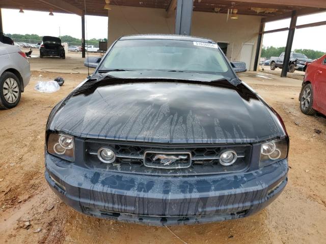 1ZVHT80NX75334907 - 2007 FORD MUSTANG BLACK photo 5