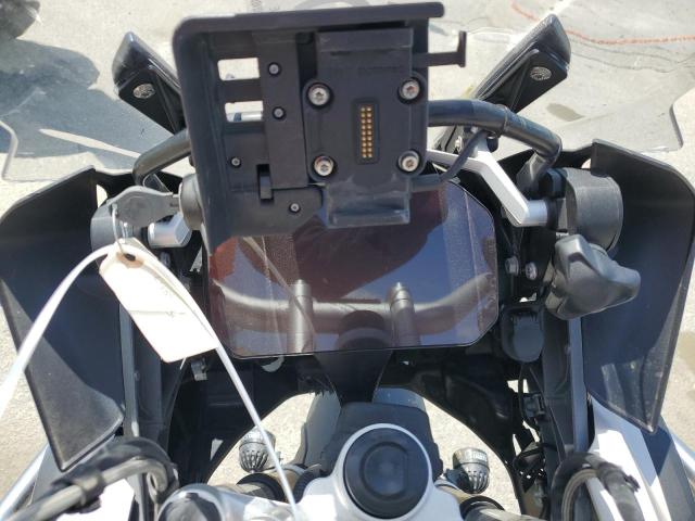 WB10A6109JZ657095 - 2018 BMW R1200 GS TAN photo 7