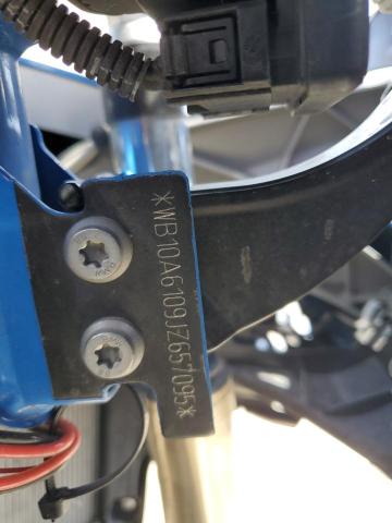 WB10A6109JZ657095 - 2018 BMW R1200 GS TAN photo 9