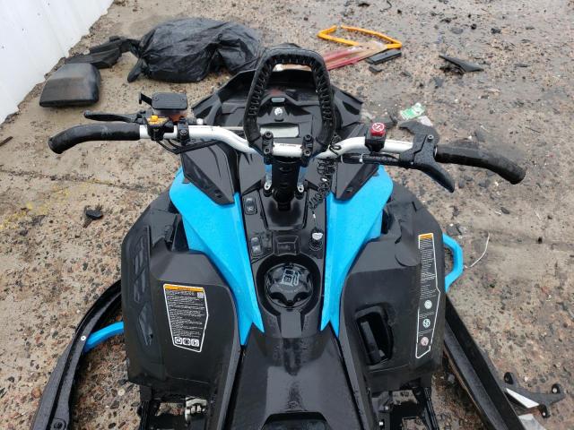 2BPSCFKH5KV000064 - 2019 BMBR SNOWMOBILE BLUE photo 5