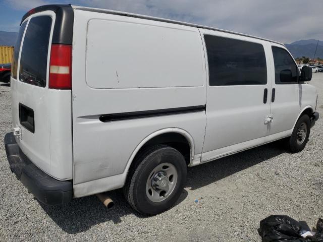 1GCGG25V751142762 - 2005 CHEVROLET EXPRESS G2 WHITE photo 3