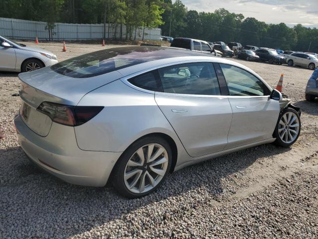 5YJ3E1EA7JF006158 - 2018 TESLA MODEL 3 SILVER photo 3