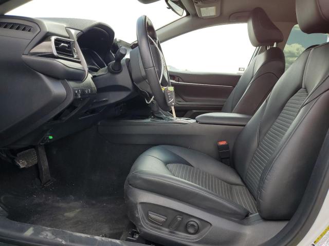 4T1G11AK5PU131571 - 2023 TOYOTA CAMRY SE NIGHT SHADE WHITE photo 7