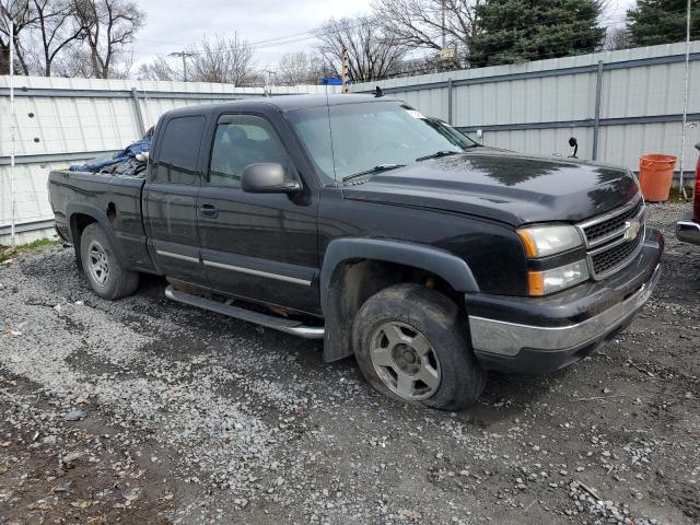 2GCEK19B861133984 - 2006 CHEVROLET SILVERADO K1500 BLACK photo 4