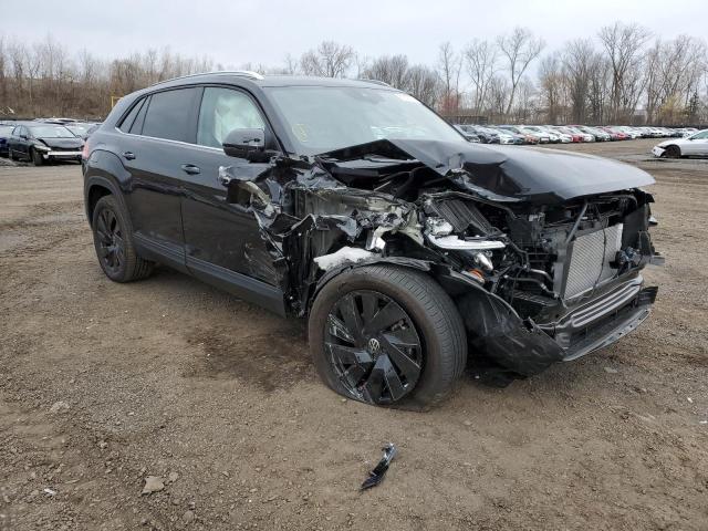 1V2KE2CA6RC226306 - 2024 VOLKSWAGEN ATLAS CROS SE BLACK photo 4