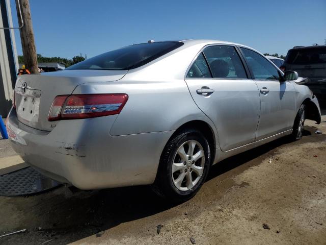 4T1BF3EK6BU216848 - 2011 TOYOTA CAMRY BASE SILVER photo 3