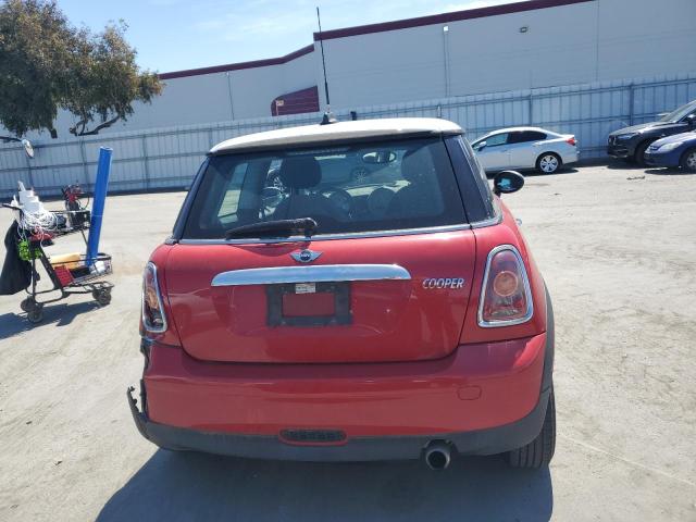 WMWMF33519TU75609 - 2009 MINI COOPER RED photo 6