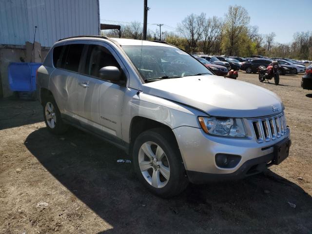 1J4NF1FB6BD192680 - 2011 JEEP COMPASS SPORT SILVER photo 4