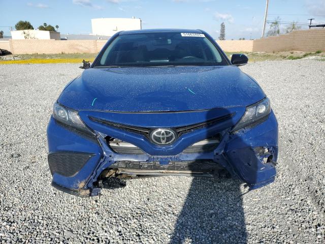 4T1T11AK2PU081226 - 2023 TOYOTA CAMRY SE NIGHT SHADE BLUE photo 5