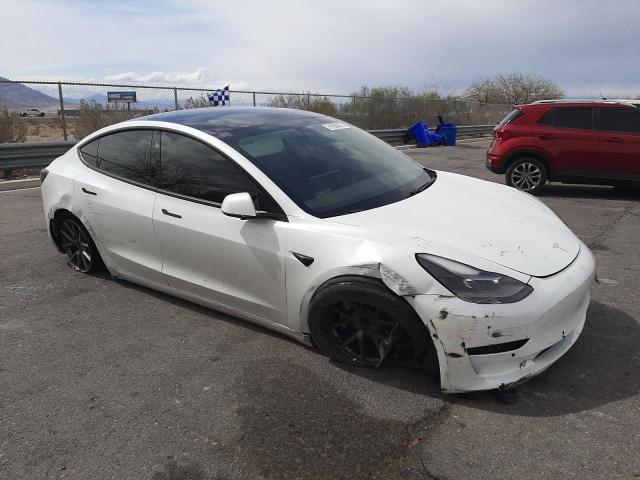 5YJ3E1EA9MF923414 - 2021 TESLA MODEL 3 WHITE photo 4