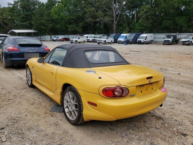 JM1NB353620229824 - 2002 MAZDA MX-5 MIATA BASE YELLOW photo 3