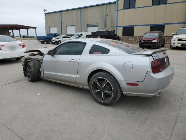 1ZVHT82H195116459 - 2009 FORD MUSTANG GT SILVER photo 2