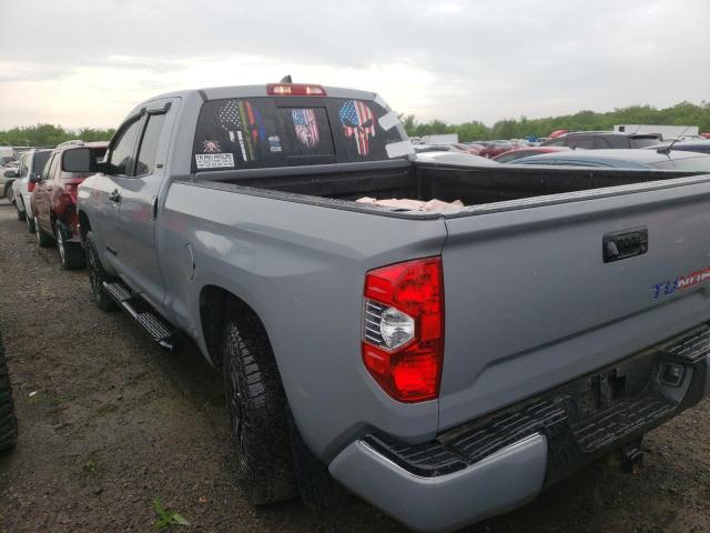 5TFUY5F18LX880609 - 2020 TOYOTA TUNDRA DOUBLE CAB SR/SR5 GRAY photo 2