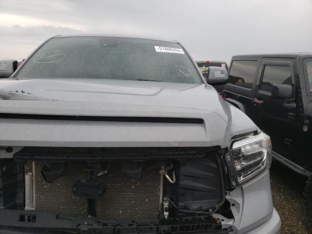 5TFUY5F18LX880609 - 2020 TOYOTA TUNDRA DOUBLE CAB SR/SR5 GRAY photo 5