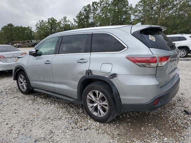 5TDKKRFH5FS091065 - 2015 TOYOTA HIGHLANDER XLE SILVER photo 2