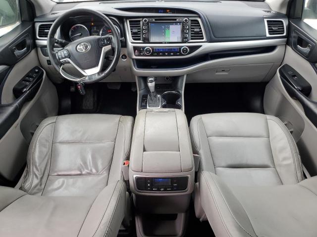 5TDKKRFH5FS091065 - 2015 TOYOTA HIGHLANDER XLE SILVER photo 8