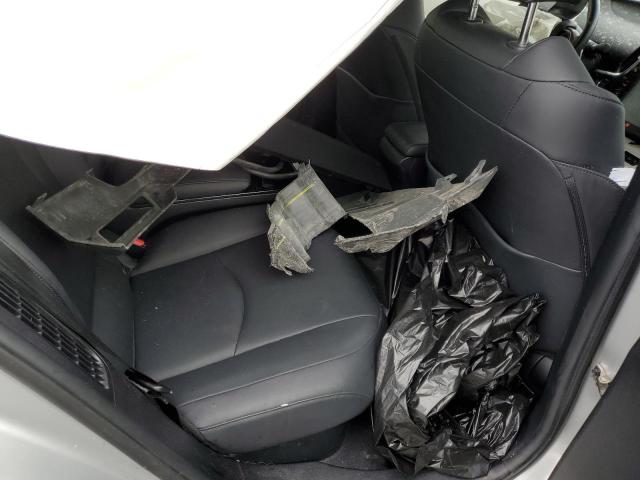 JTDKARFP8H3006329 - 2017 TOYOTA PRIUS PRIM 银色 照片 12