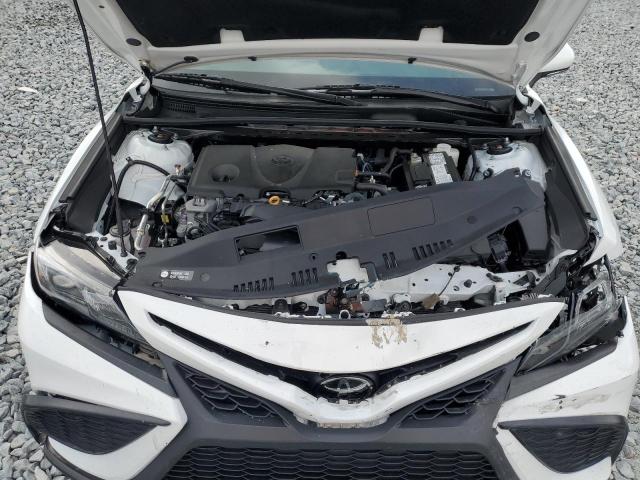 4T1G11AK2RU862056 - 2024 TOYOTA CAMRY SE NIGHT SHADE WHITE photo 11